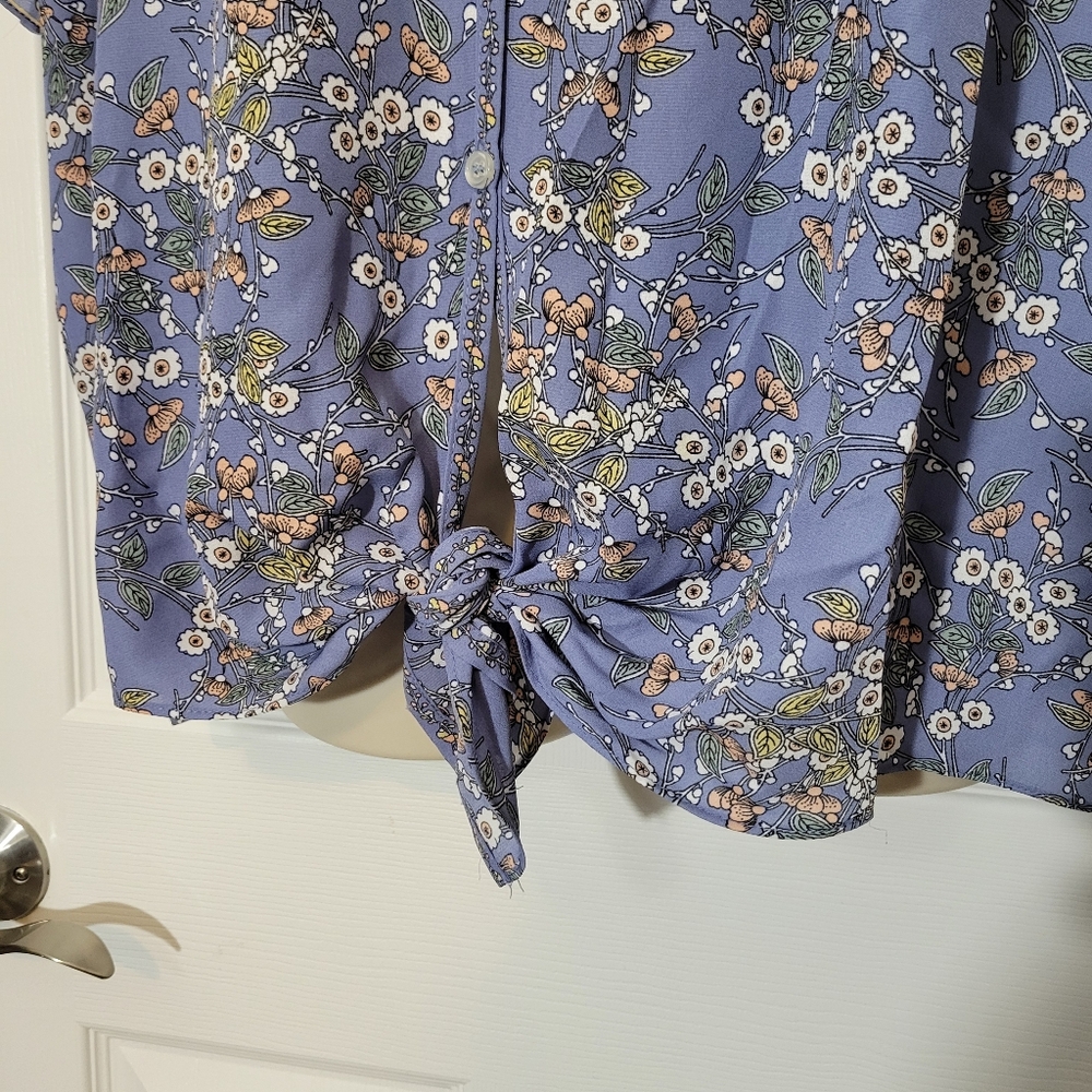 Max Studio Periwinkle Floral Ruffle Sleeve Tie Front Top Plus 2x - Picture 6 of 9